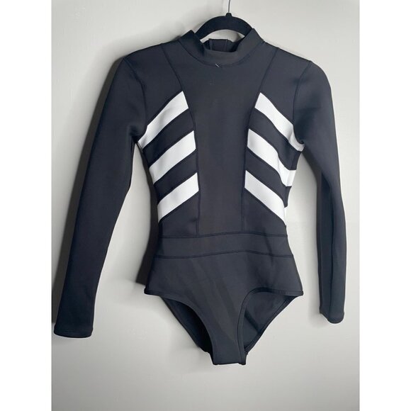 Perfect Moment Imok Neo Surf Wetsuit Size Small S NWT Black & Snow White - Picture 7 of 9